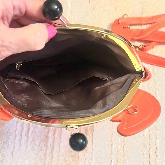 NEW,Mrs. Crabs,Novelty Crab-Shaped Vibrant Orange Bag, NEW, Comes W/Strapš¦ - Picture 6 of 10